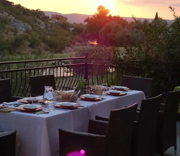 Guest house Velagic 3*